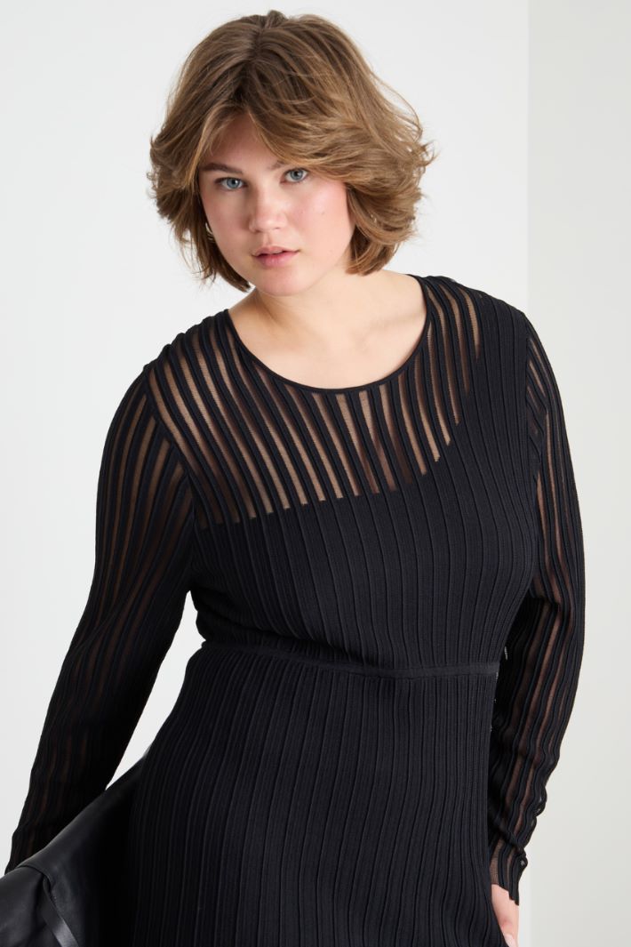 Plissé-effect rib-knit dress Intrend - 3