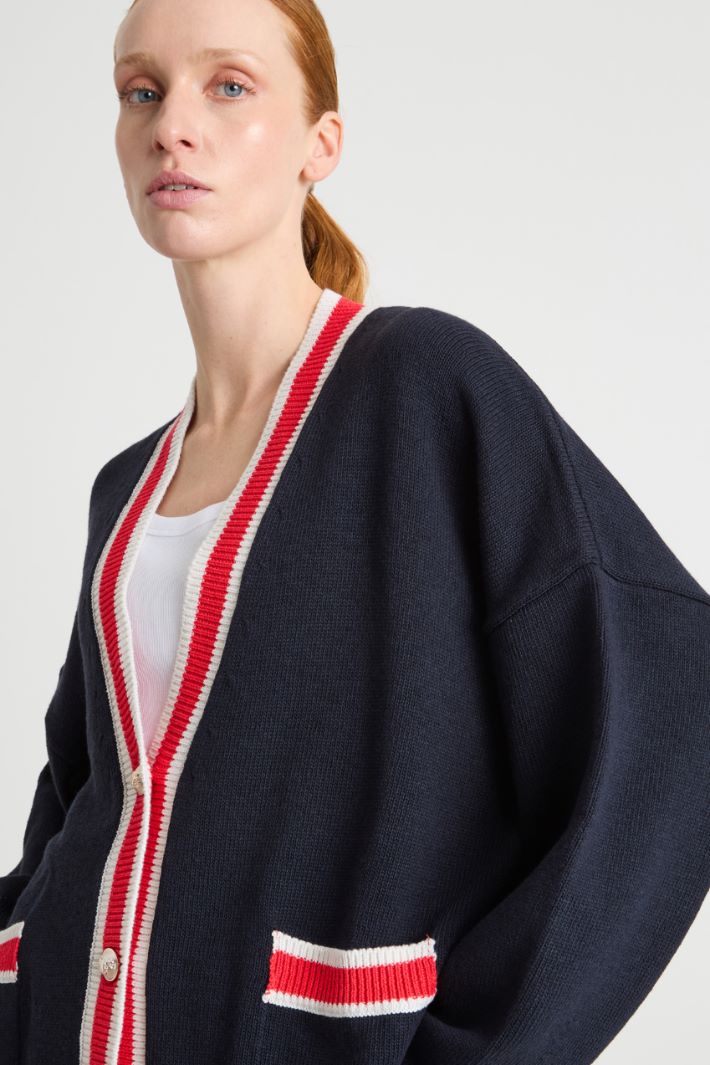 Oversized Cardigan with Contrast Trim Intrend - 3