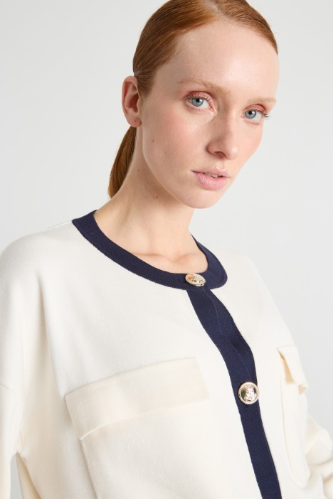 Cardigan con profili a contrasto