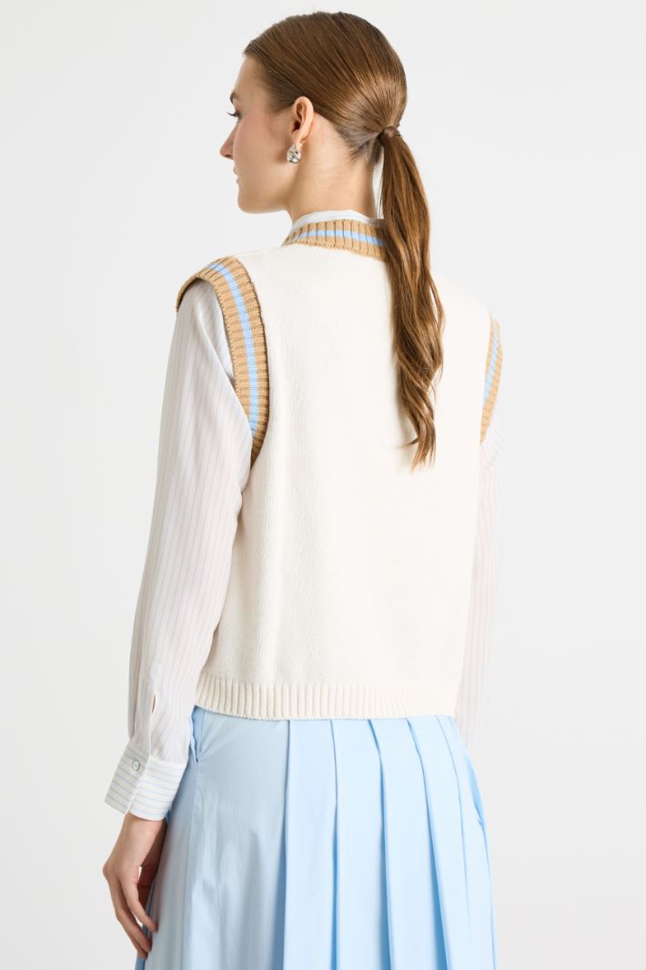 Slim-Fit Waistcoat with Striped Trim Intrend - 4