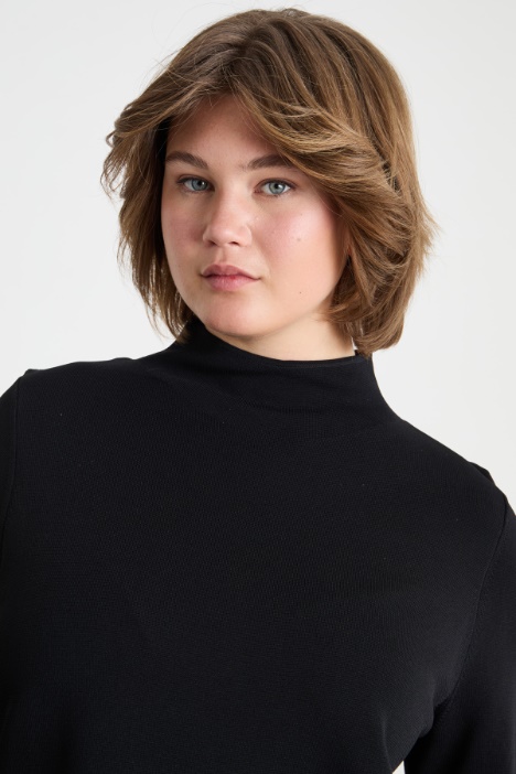 Maglia con collo a cratere