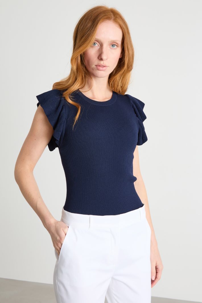 Ruffled-Sleeve Knit Top Intrend - 2