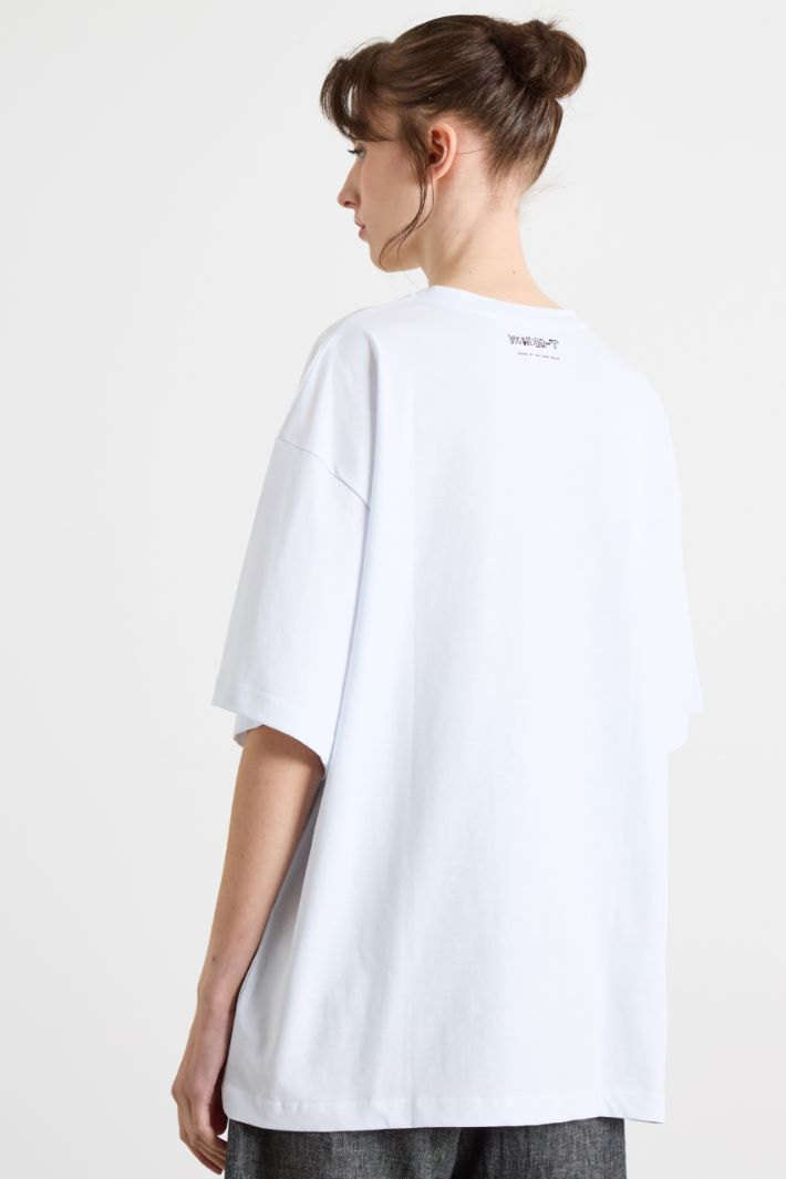 Rhinestone-Embellished Oversized T-shirt Intrend - 4