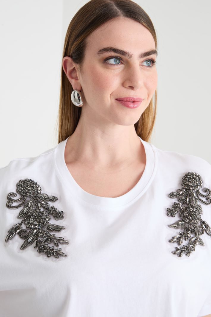 Oversized embroidered T-shirt Intrend - 3
