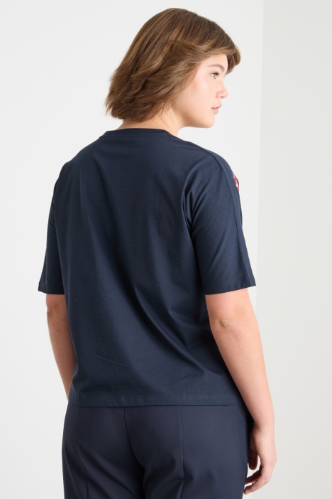 T-shirt in jersey con ricamo