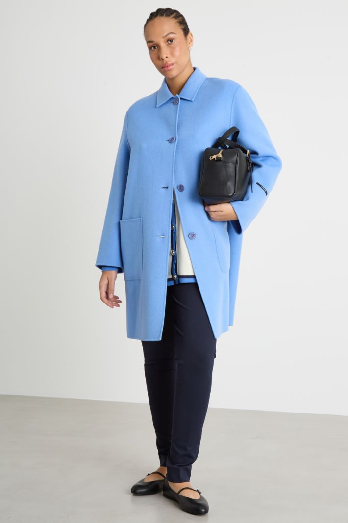 Abrigo de doble faz con bolsillos de parche Intrend