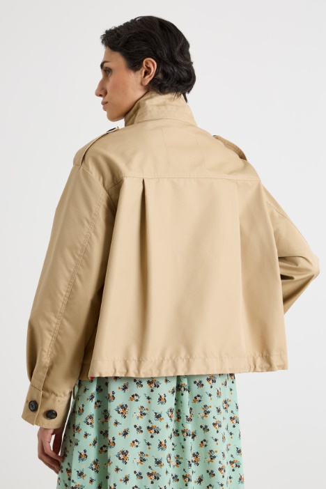 Cazadora de gabardina repelente al agua