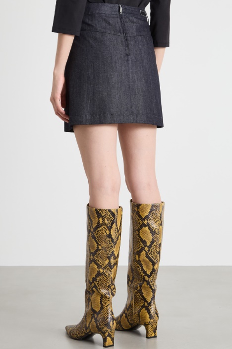 Minigonna con tasche asimmetriche