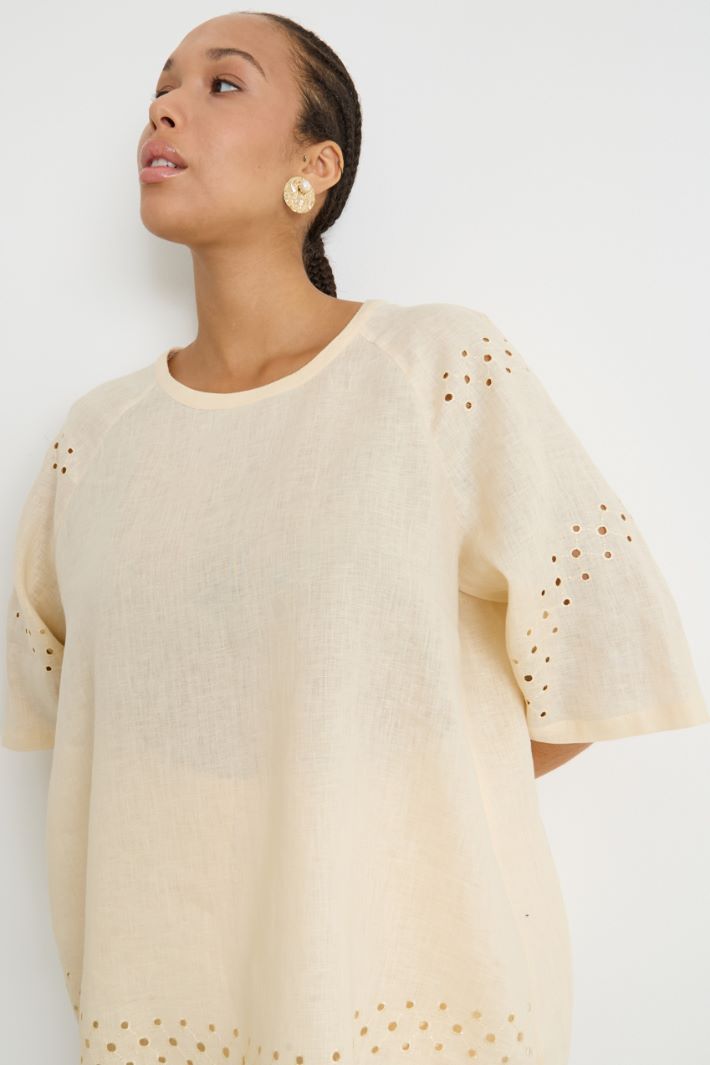 Embroidered blouse Intrend - 3