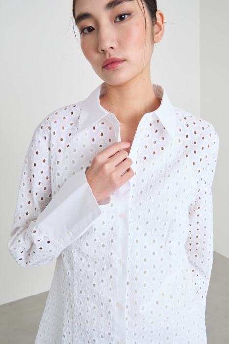 Camicia con ricami sangallo