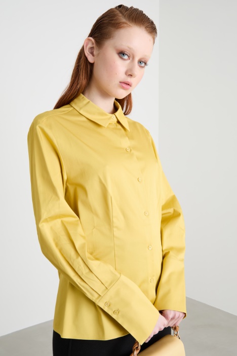 Straight-cut shirt with deep cuffs Intrend