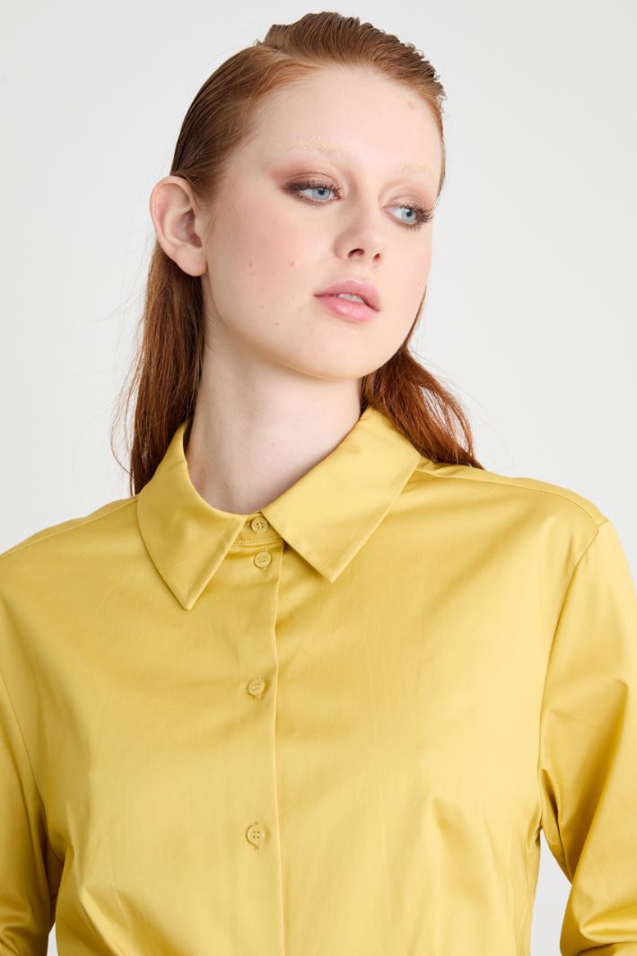 Straight-cut shirt with deep cuffs Intrend - 3