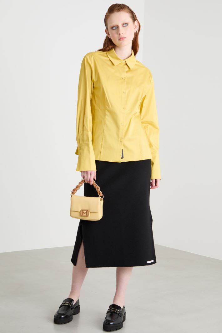 Straight-cut shirt with deep cuffs Intrend