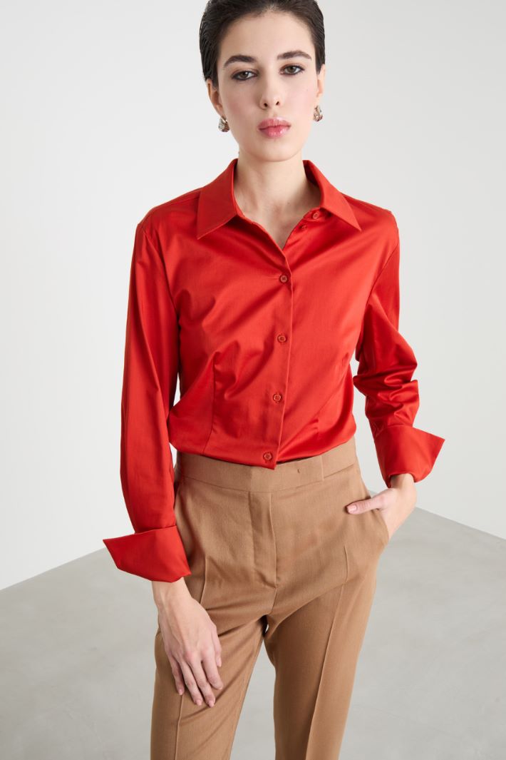 Straight-cut shirt with deep cuffs Intrend - 2