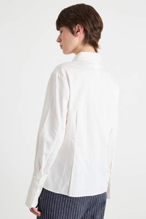 Camicia dritta con polsini alti