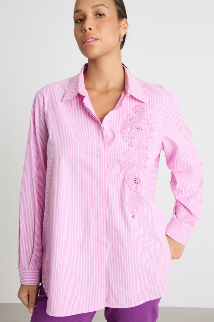 Embroidered A-line cotton shirt Intrend - 2