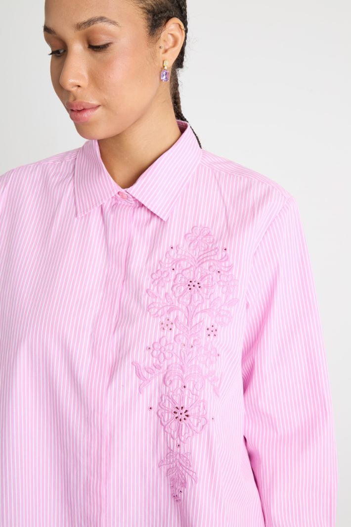 Embroidered A-line cotton shirt Intrend - 3