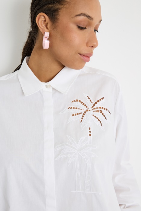 Camicia ampia con ricamo di cotone