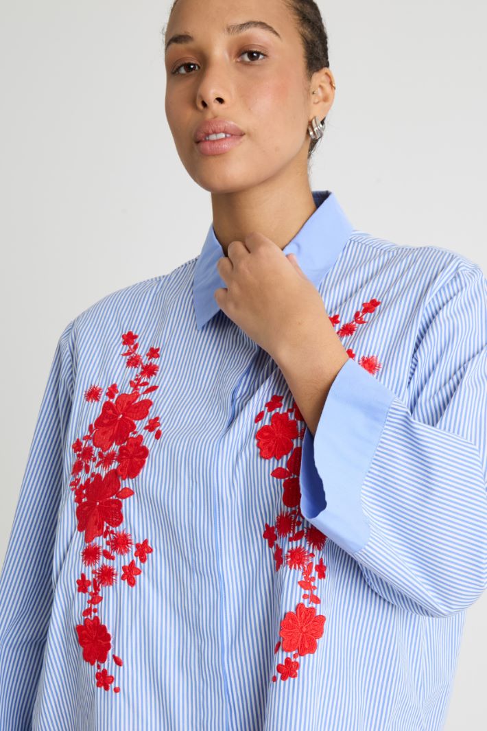 Wide-sleeved embroidered shirt Intrend - 3