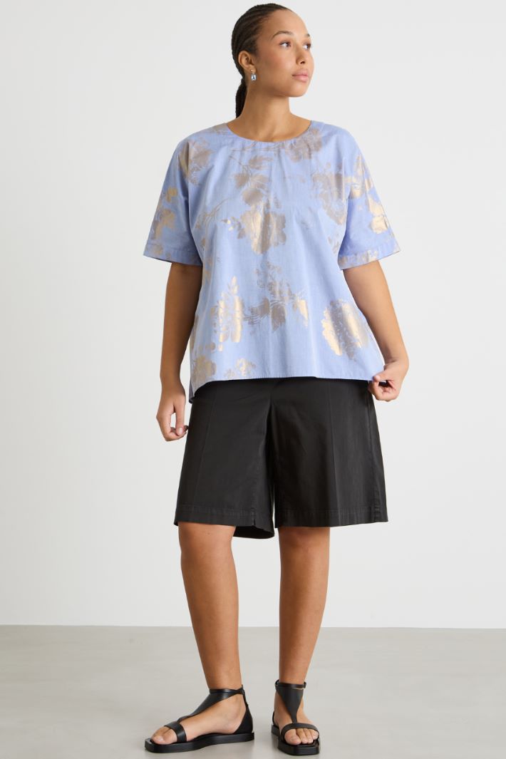 Chambray blouse with foil print Intrend