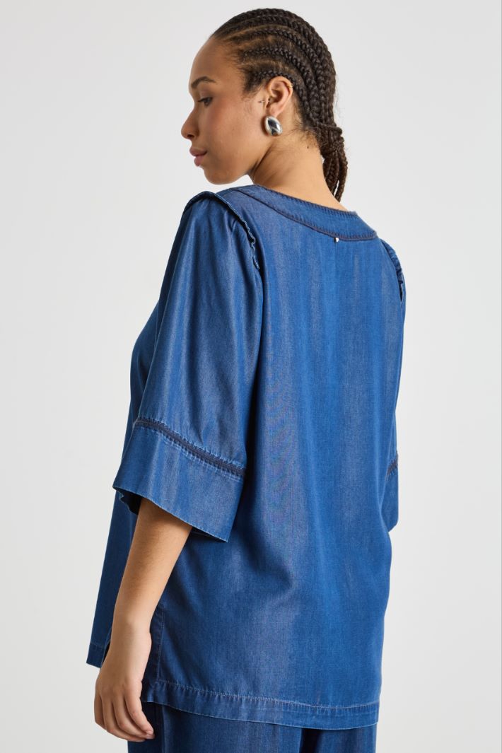 Crochet-embroidered denim blouse Intrend - 4