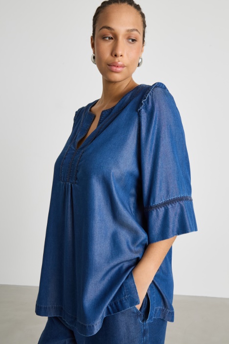 Crochet-embroidered denim blouse Intrend