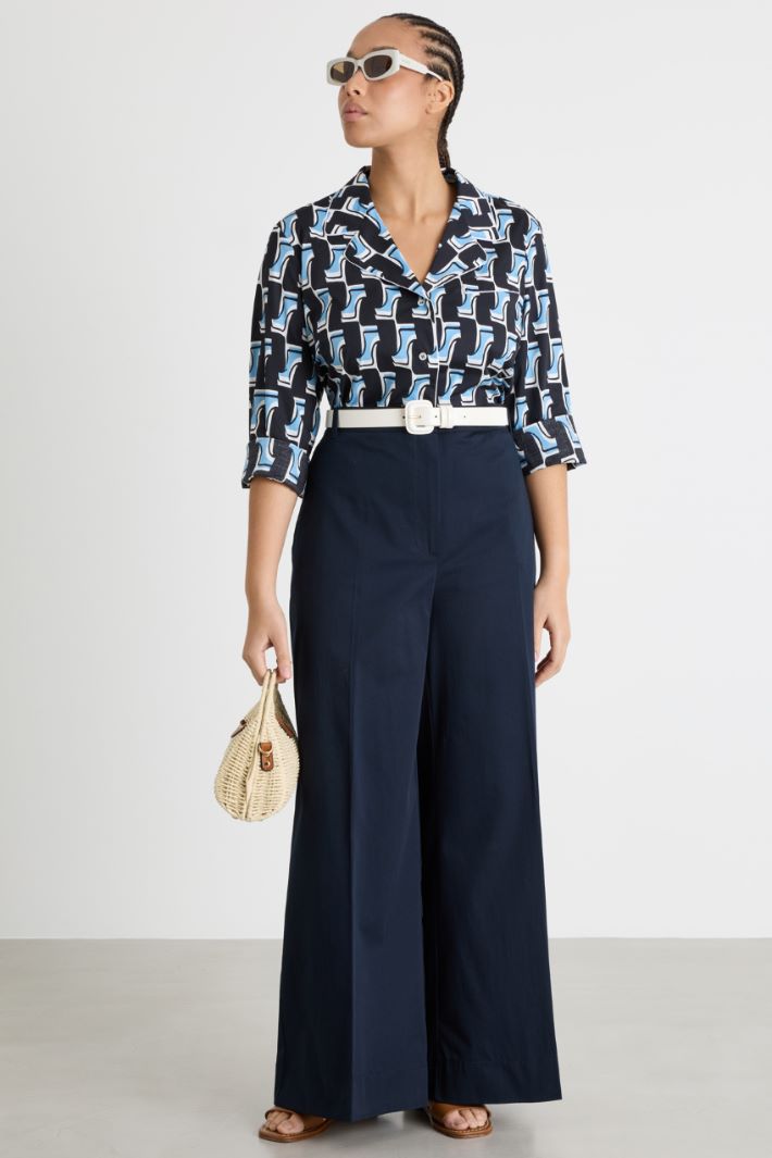 Pantalone svasato in gabardina Intrend