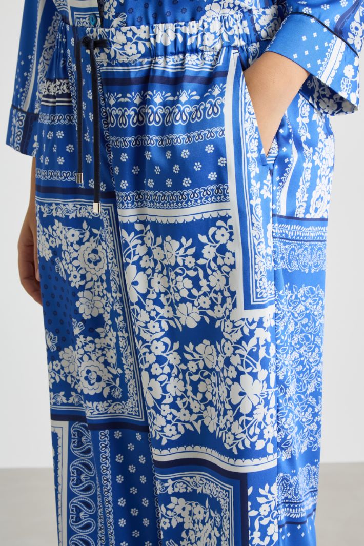 Printed twill jogging-style trousers Intrend - 3