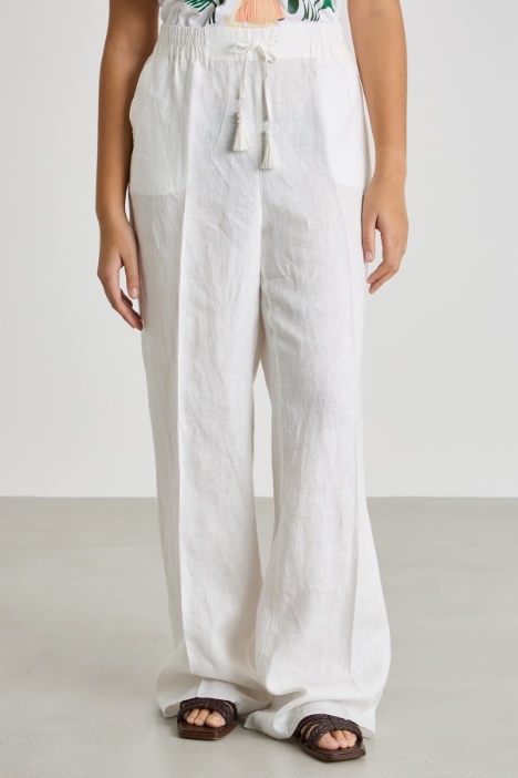 Pantalone ampio con coulisse e nappe