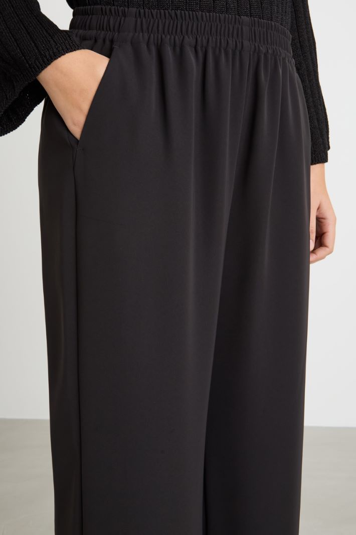 Wide-leg trousers with an elasticated waist Intrend - 3