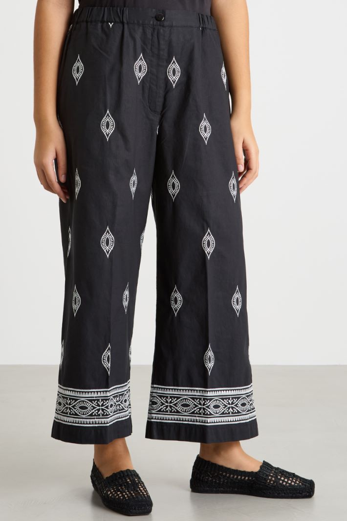 Embroidered cropped trousers Intrend - 2