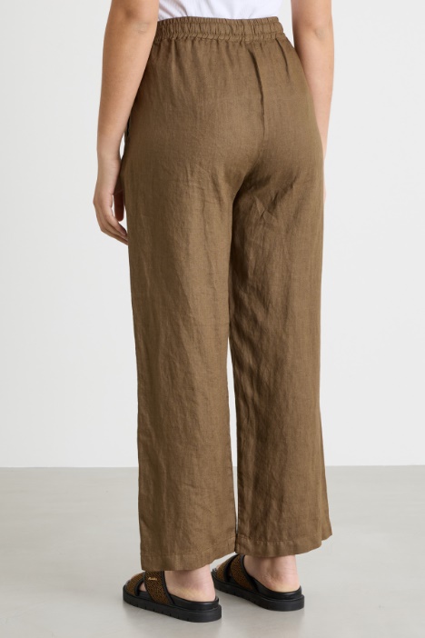 Pantalone con bottoni al fondo