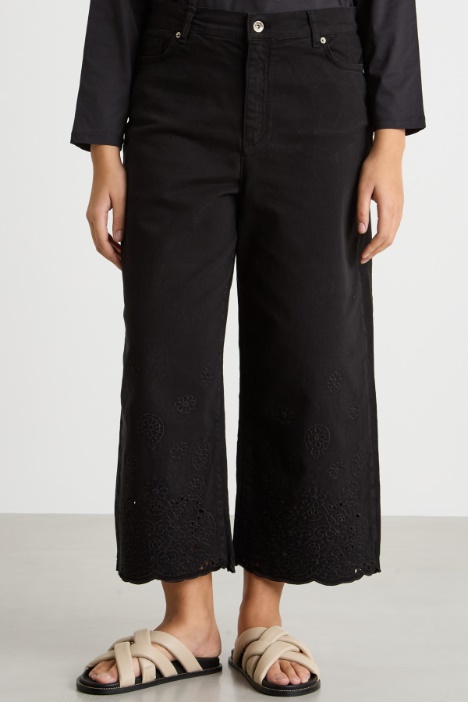 Pantalone in bull con ricami