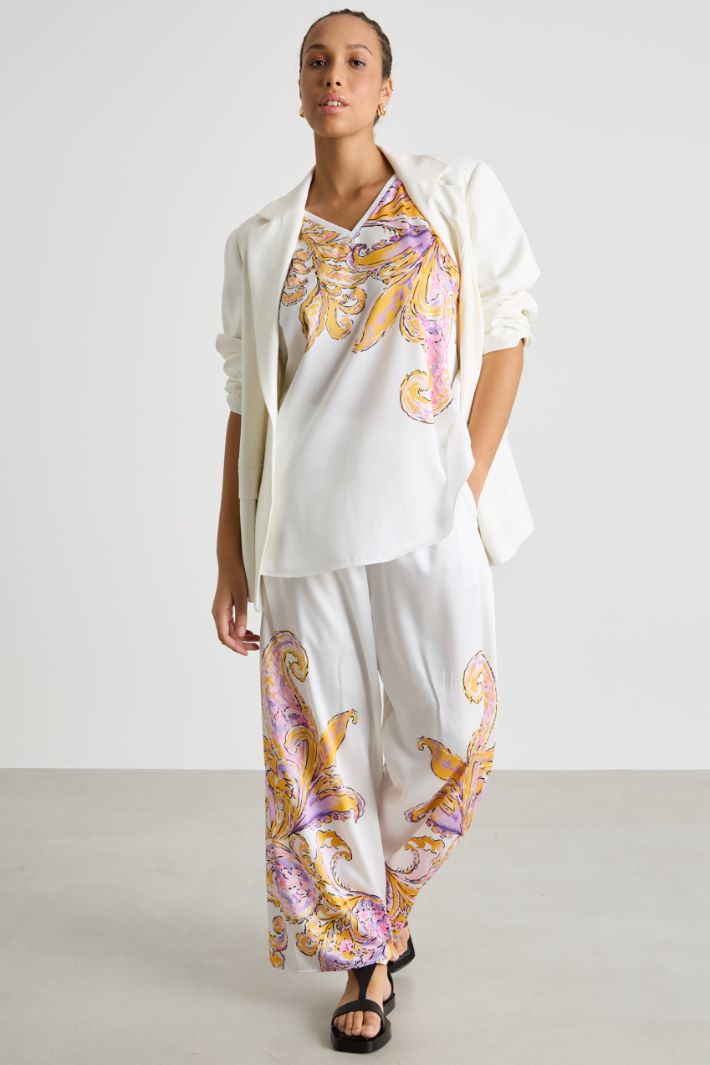 Cropped trousers in printed twill Intrend