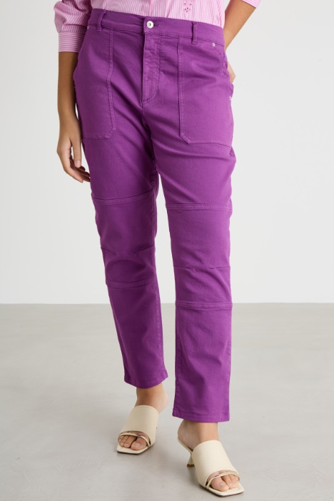 Pantalón de bull con cortes pespunteados