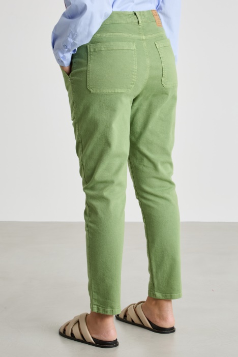 Pantalón de bull con cortes pespunteados