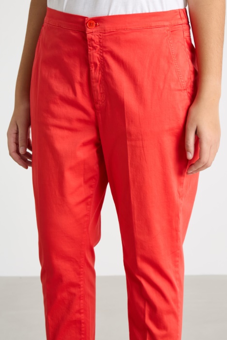 Pantalone chino in raso