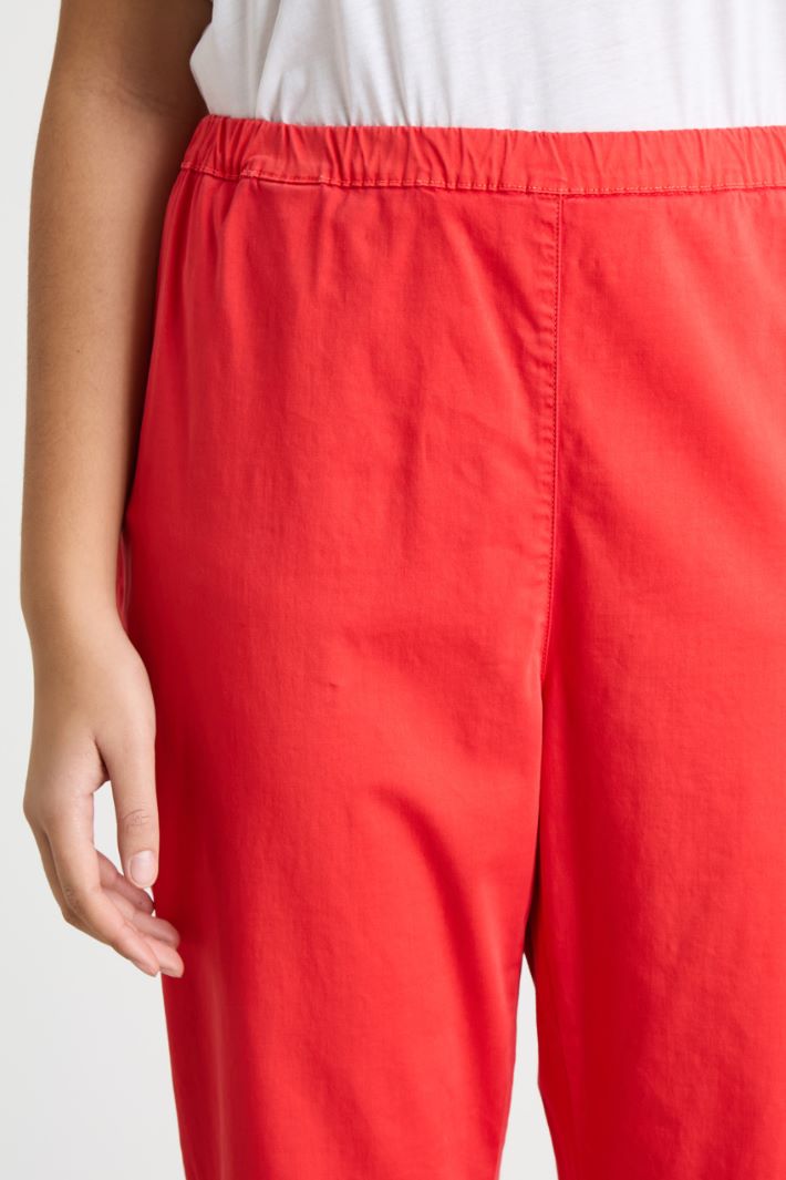 Cropped slit-hem trousers Intrend - 3