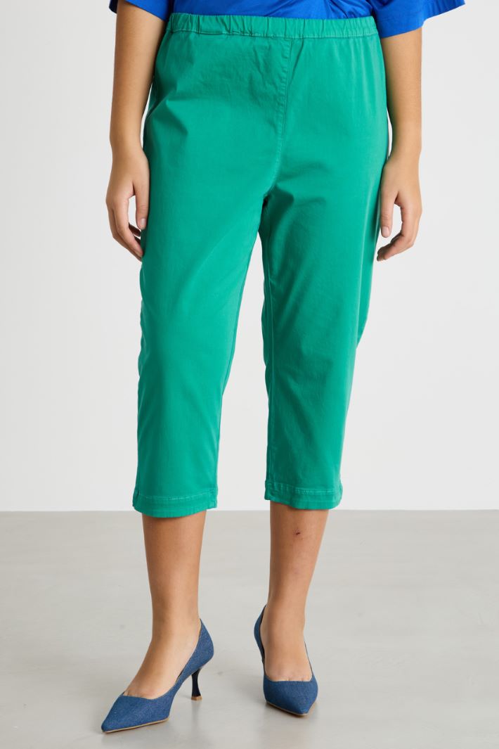 Cropped slit-hem trousers Intrend - 2