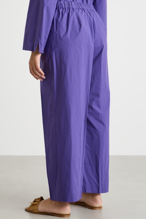 Pantalone ampio con tasche