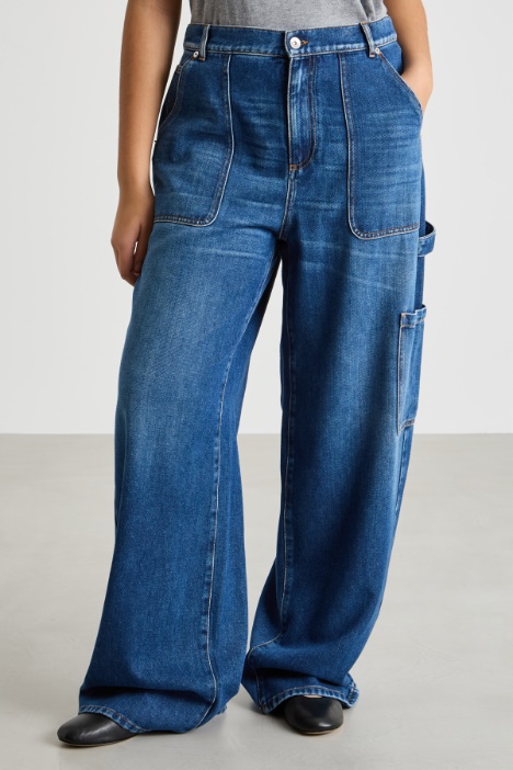 Jeans ampio con tasca cargo