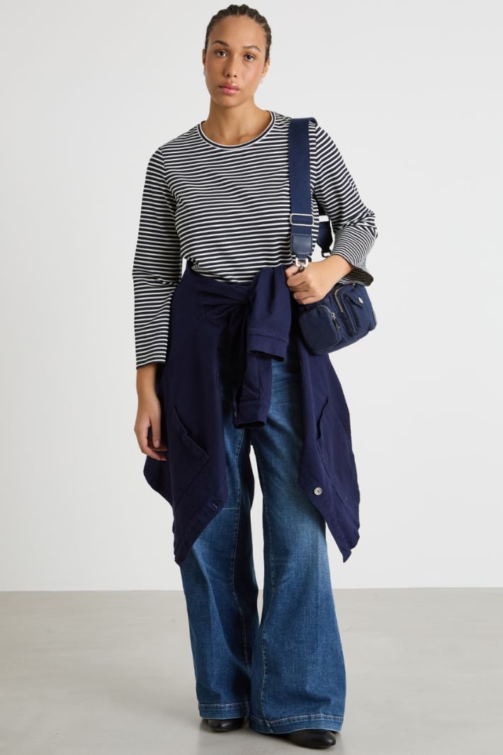 Wide-leg jeans with sailor-style buttons Intrend