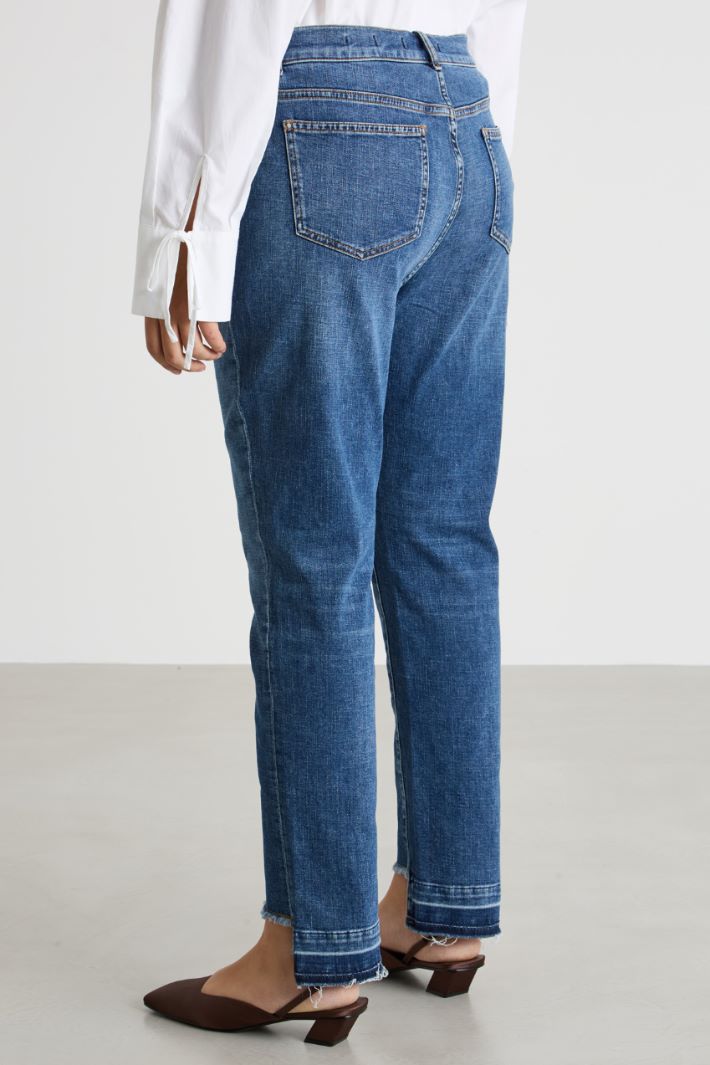 Raw-hem asymmetric jeans Intrend - 3