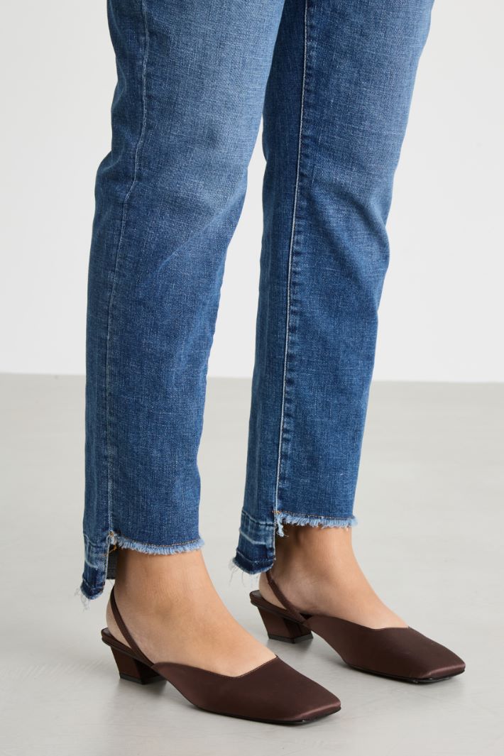 Raw-hem asymmetric jeans Intrend - 2