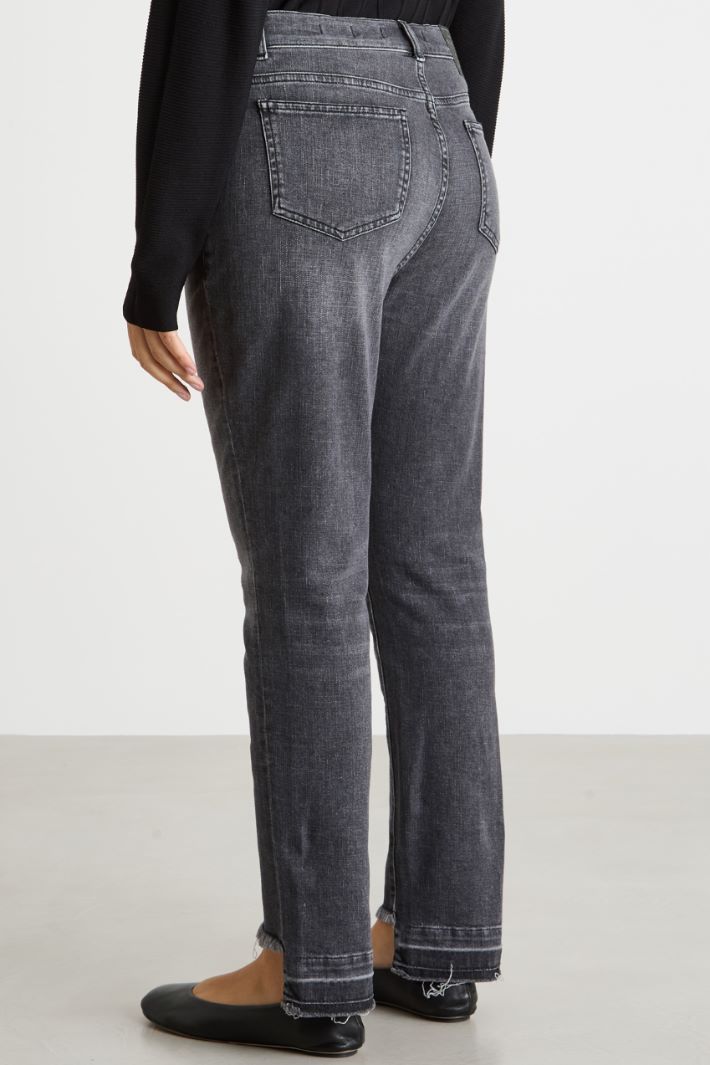 Raw-hem asymmetric jeans Intrend - 4