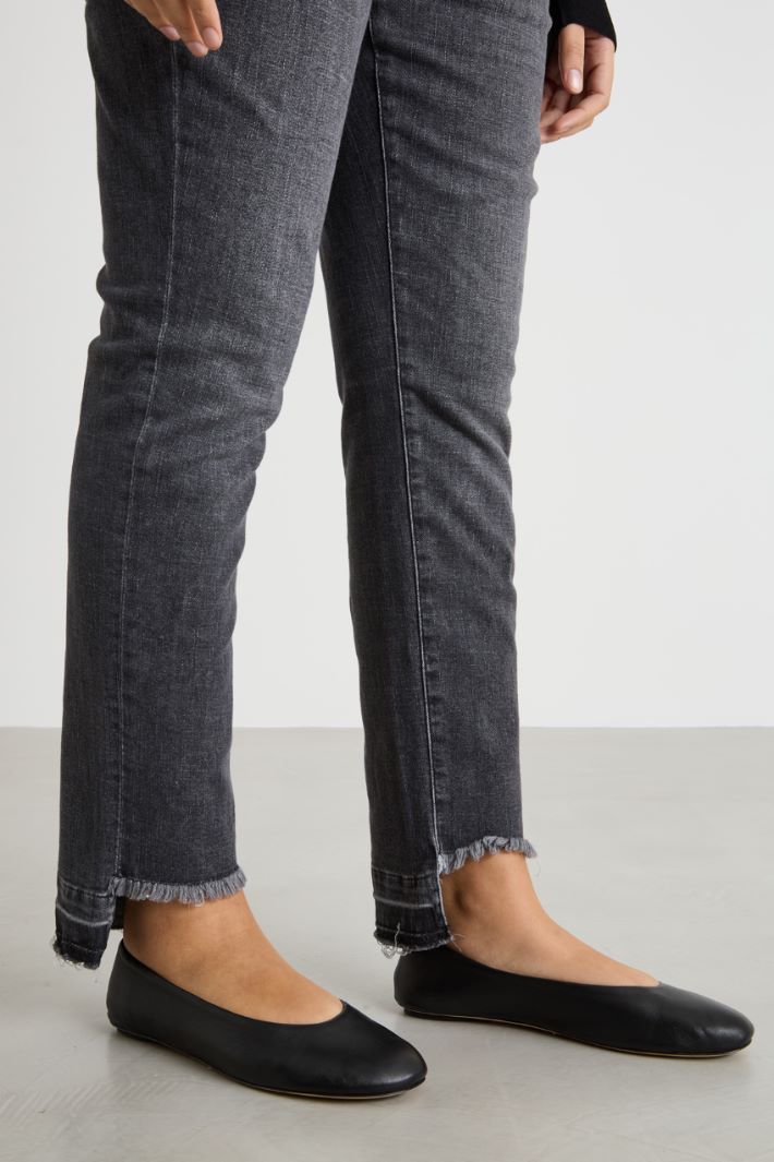 Raw-hem asymmetric jeans Intrend - 3