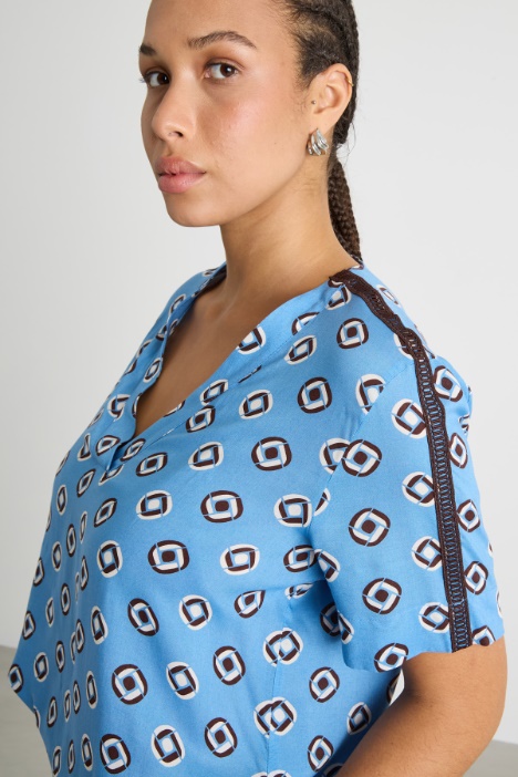 Blusa con passamaneria crochet