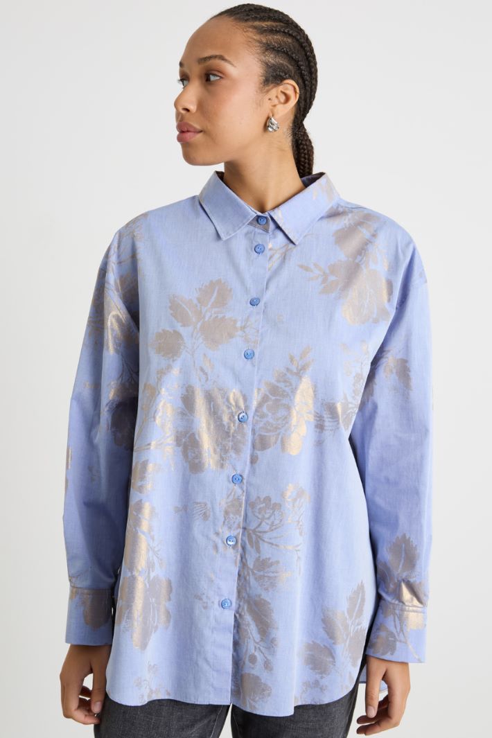 Blusa con estampado laminado Intrend - 2