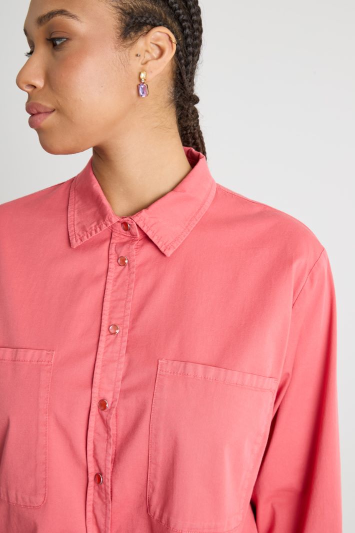Blusa de gabardina con bolsillos Intrend - 3