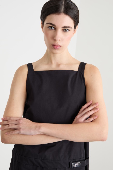 Abito corto svasato con spacchi